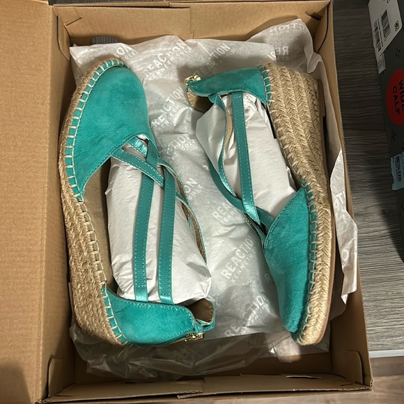 COPY - REACTION KENNETH COLE Womens Wedge Sandals In Turquoise - Picture 2 of 8
